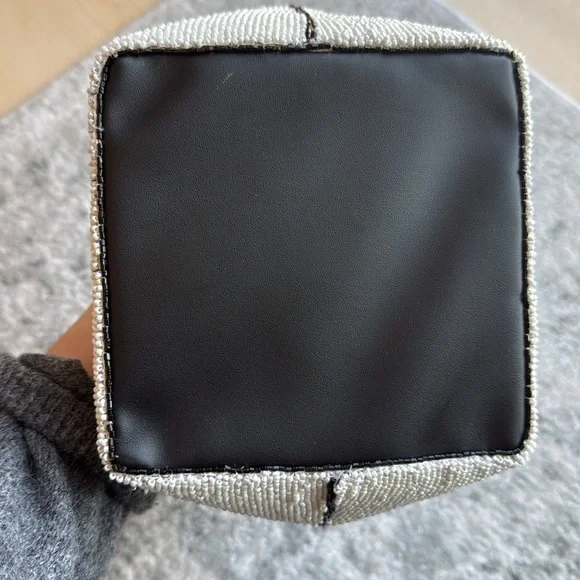 Staudines Beaded Bag - Picture 4 of 9